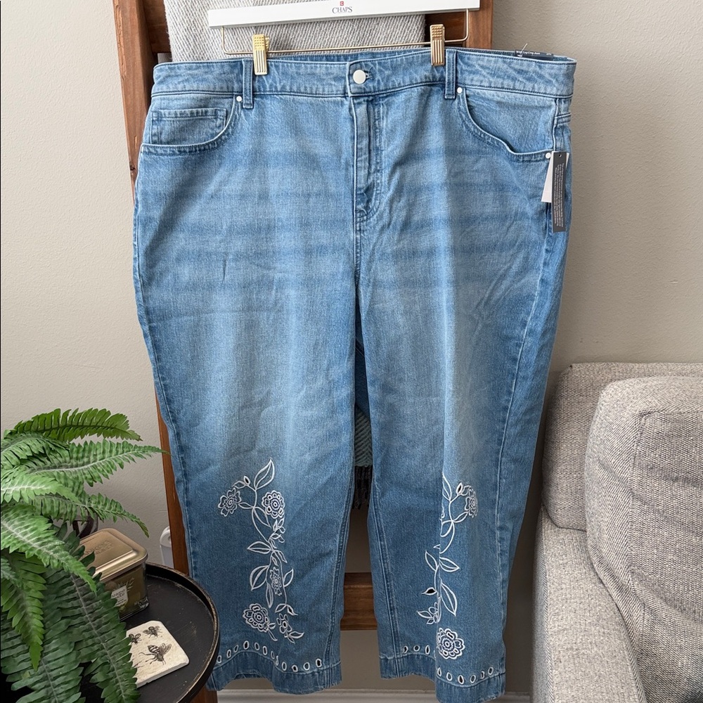 Talbots Light Blue Embroidered Women’s Wide Leg Crop Jeans, NWT, Size 22W.